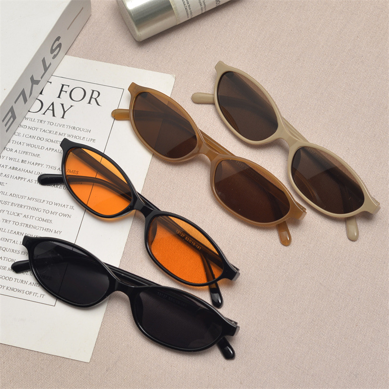 Sunglasses Cat Eye - แว่นกันแดดทรงแคทอายแบบย้อนยุคสำหรับผู้หญิง Y2k แฟชั่นทันสมัย แว่นกันแดดทรงแคบเล็ก ดีไซน์ยุค 90