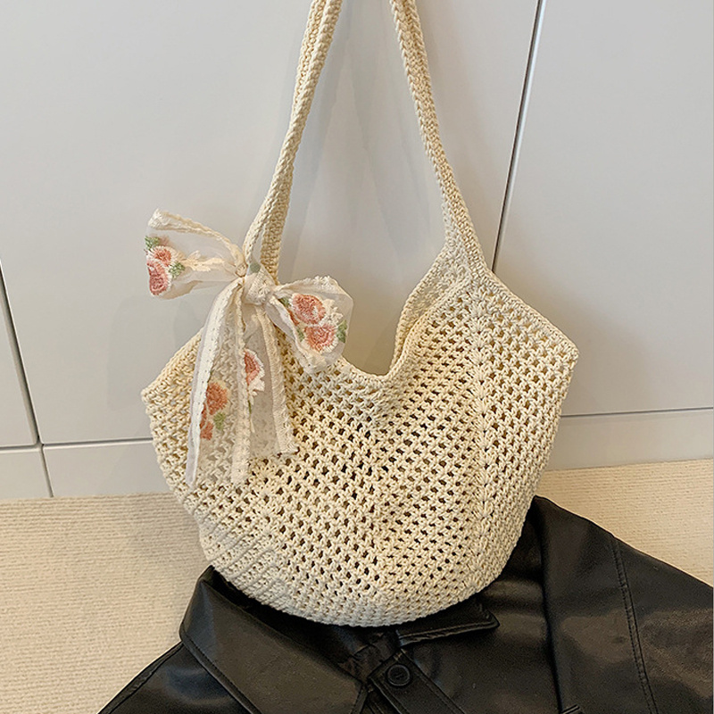Crochet Bag Raffia - กระเป๋าโท้ทลายลูกไม้ประดับโบว์สำหรับฤดูร้อน กระเป๋าถือสานจากเส้นใยราฟเฟียสำหรับผู้หญิง กระเป๋าสะพายไหล่ถักโครเชต์ขนาดใหญ่ลำลอง ปี 2025 กระเป๋าช้อปปิ้งหวาย