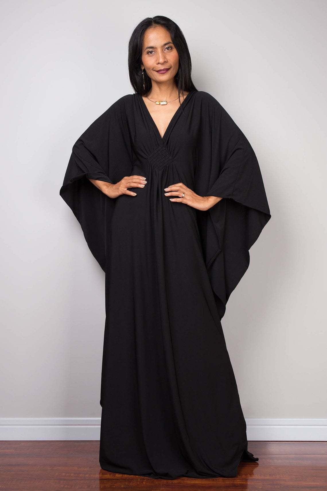Cover Up Kaftan - ชุดคลุมชายหาดสีพื้นสำหรับผู้หญิง คอวี แขนทรงปีกค้างคาว ไซส์ใหญ่ ชุดคาฟทันชายหาด แขนทรงปีกค้างคาว