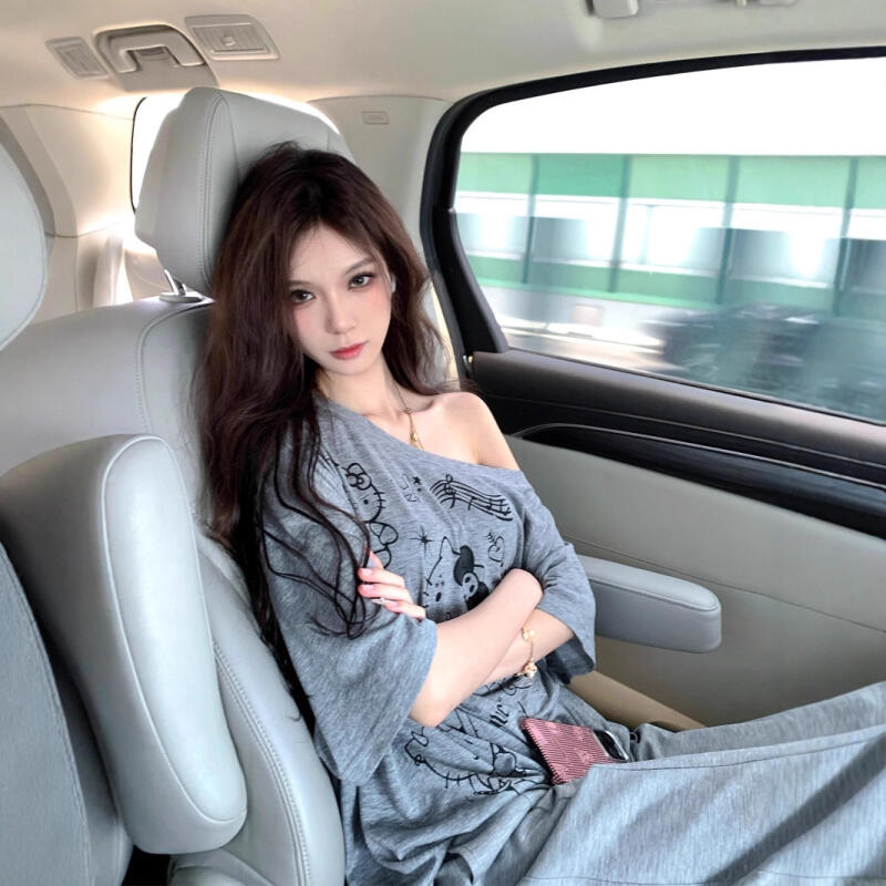 Blouse Off Shoulder - เสื้อป้องกันแสงแดด เฮลโล คิตตี้ เสื้อการ์ตูนไหล่เฉียง บางเฉียบ ปิดไหล่