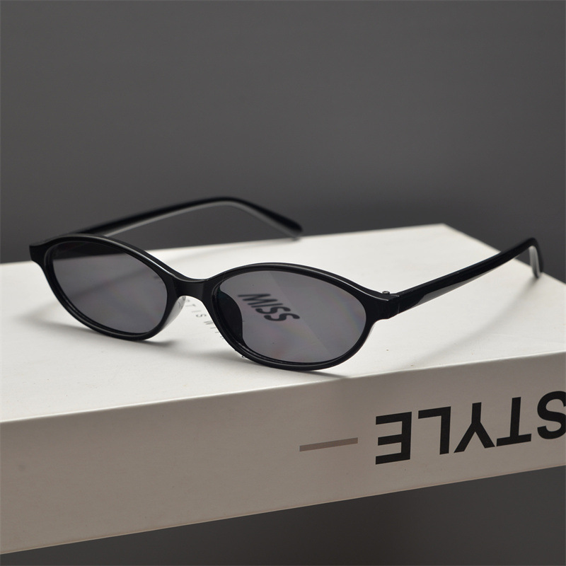 แว่นกันแดดทรงแคทอายแบบย้อนยุคส - Sunglasses Cat Eye บทวิจารณ์และราคา