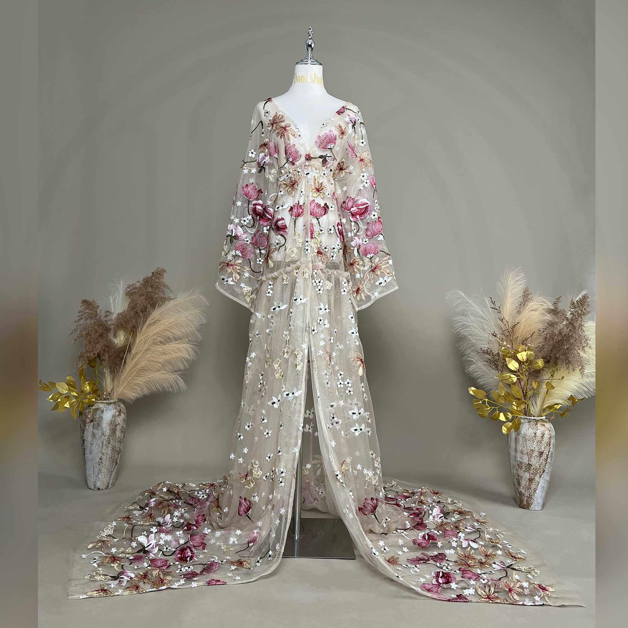 ชุดคลุมสไตล์กิโมโนปักลายดอกไม้ - Kimono Sheer Floral บทวิจารณ์และราคา